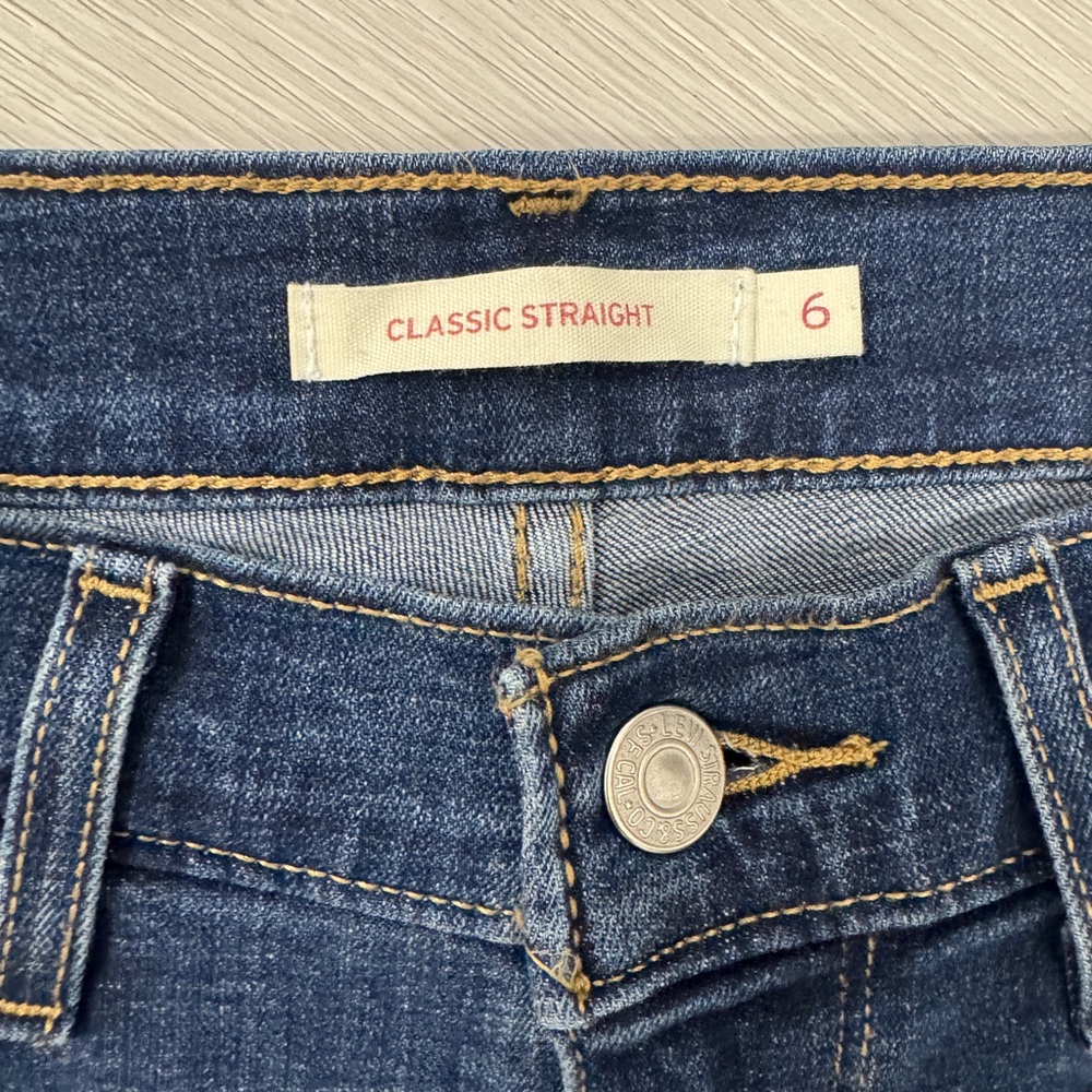 Levi’s Classic Straight Women's Blue Jeans Size 6 - Picture 2 of 4